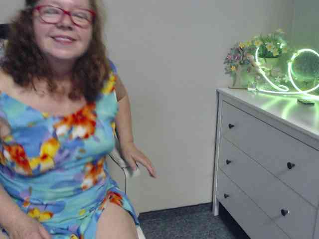 flirty-adele webcam