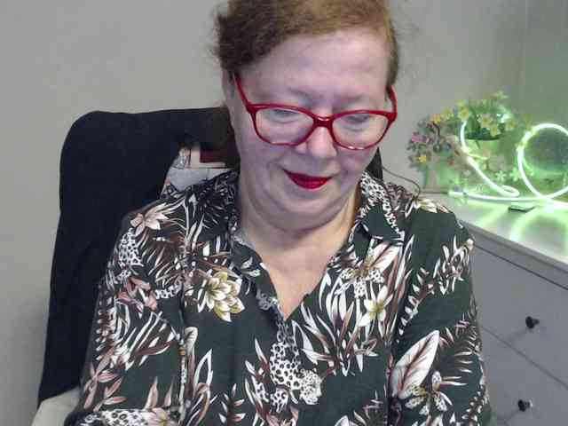 flirty-adele webcam