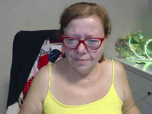 flirty-adele webcam
