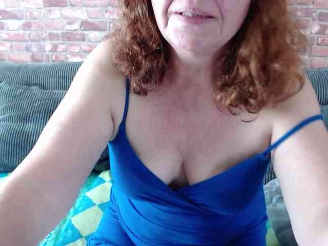flirty-adele webcam
