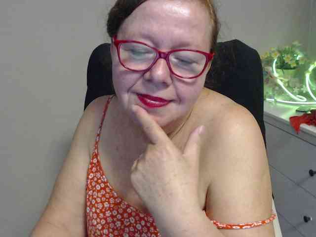 flirty-adele webcam