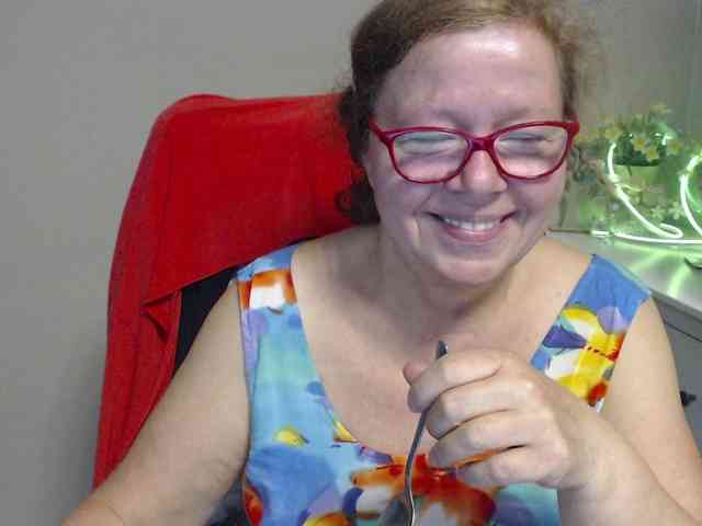 flirty-adele webcam