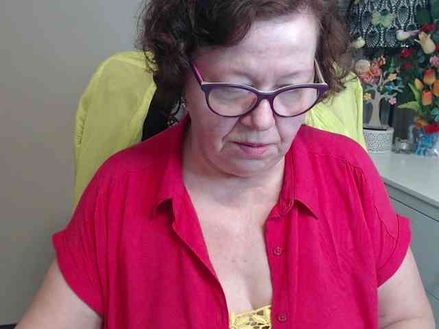 flirty-adele Live Webcam on BongaCams