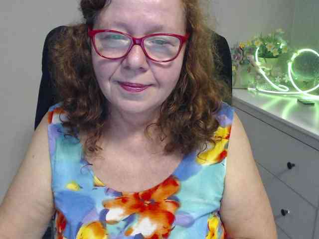 flirty-adele webcam