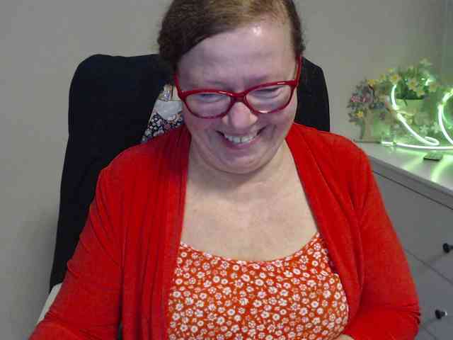 flirty-adele webcam