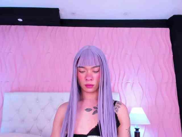 nahomwhite1 Live Webcam on BongaCams