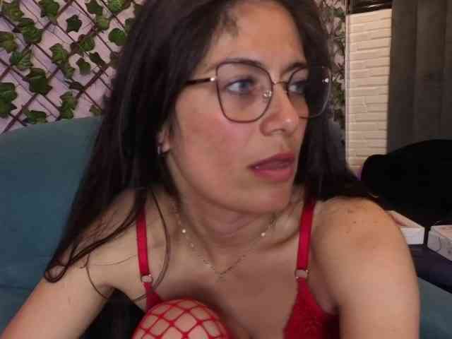 sara-squirtt webcam
