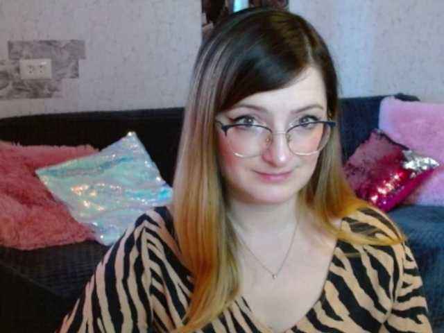 tastyAriel webcam bongacams model stream image