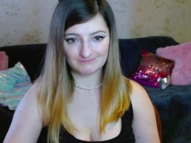 tastyAriel webcam bongacams model stream image