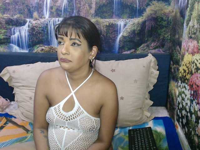 indianaqua's BongaCams show and profile