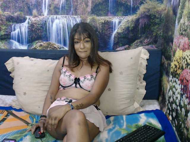 le modèle Indianaqua est en webcam porno dans un show sur le site bongacams, il possède les tags suivants: Indian,Brunette,Shaved