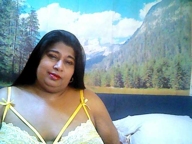 Indianhoney webcam bongacams model stream image