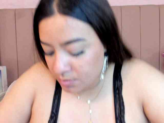 MollyBigboobs webcam