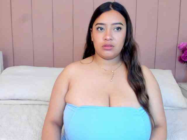 MollyBigboobs webcam