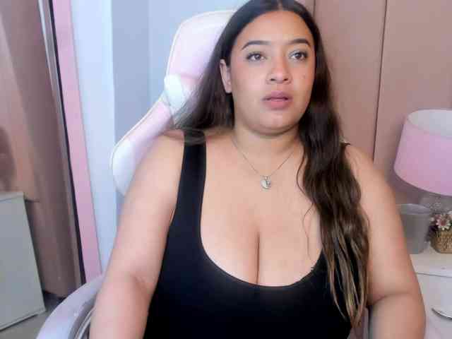 MollyBigboobs webcam