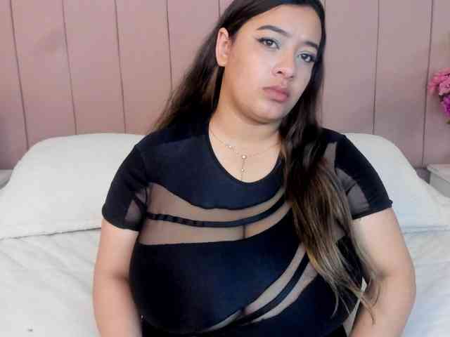 MollyBigboobs webcam