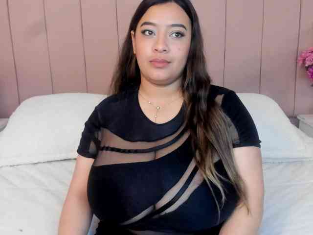 MollyBigboobs webcam
