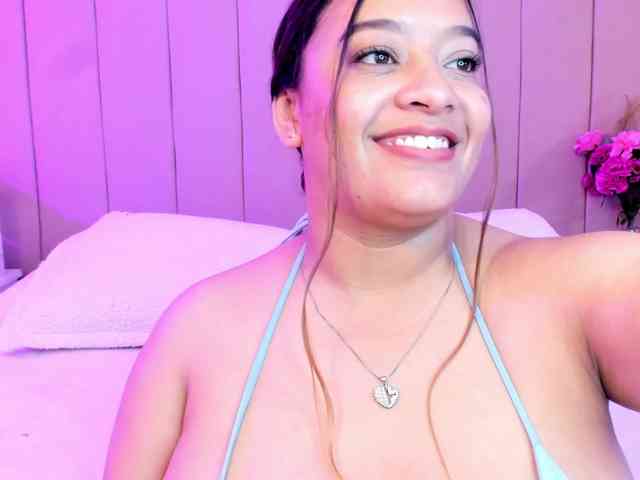 MollyBigboobs webcam