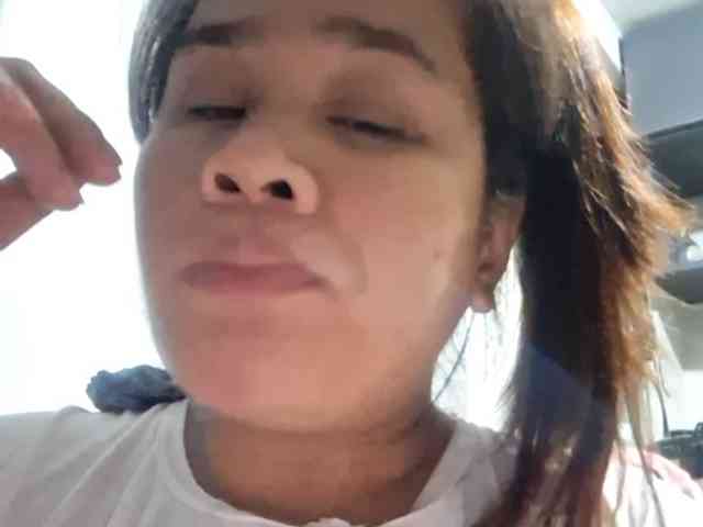 Rubie143 webcam