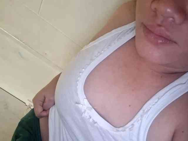 Rubie143 webcam