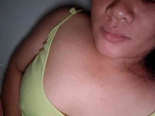 Rubie143 webcam