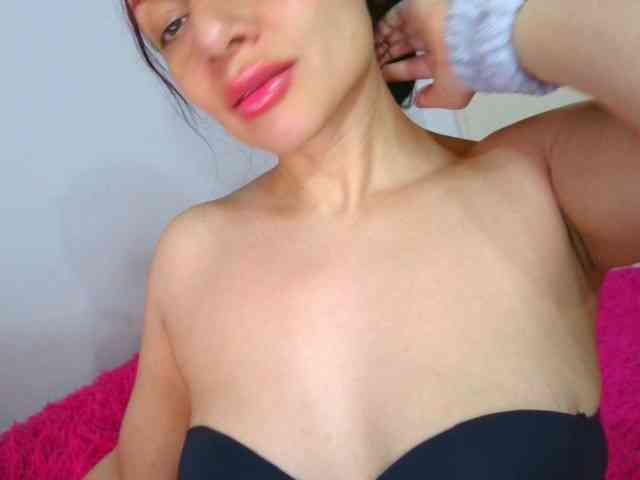 HotSpaceGirl webcam