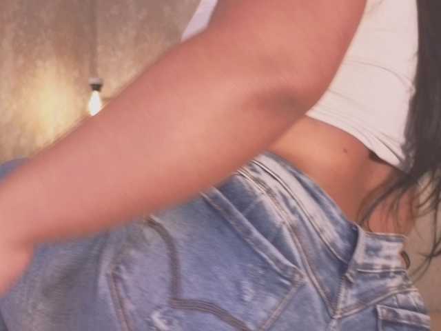 EmilyQueen3xx webcam