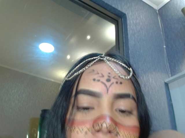 emilyqueen3xx's BongaCams show and profile