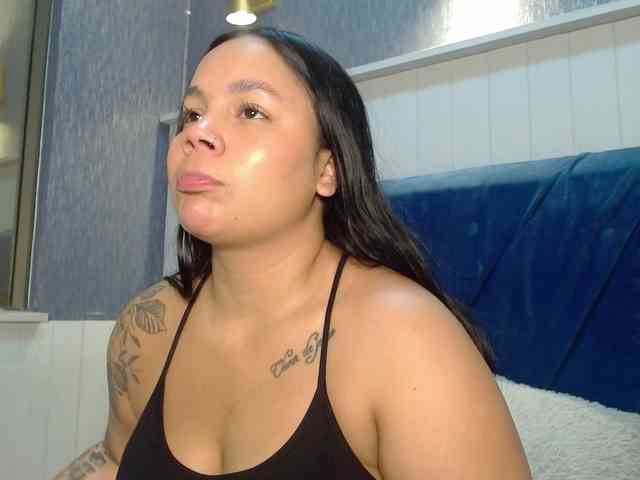 EmilyQueen3xx webcam