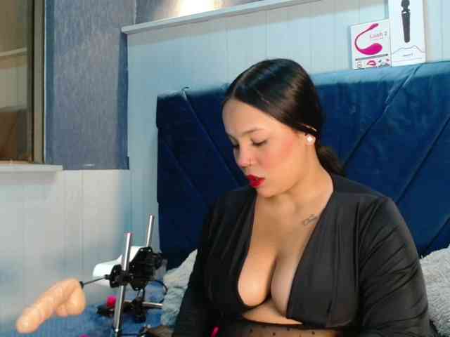 EmilyQueen3xx webcam