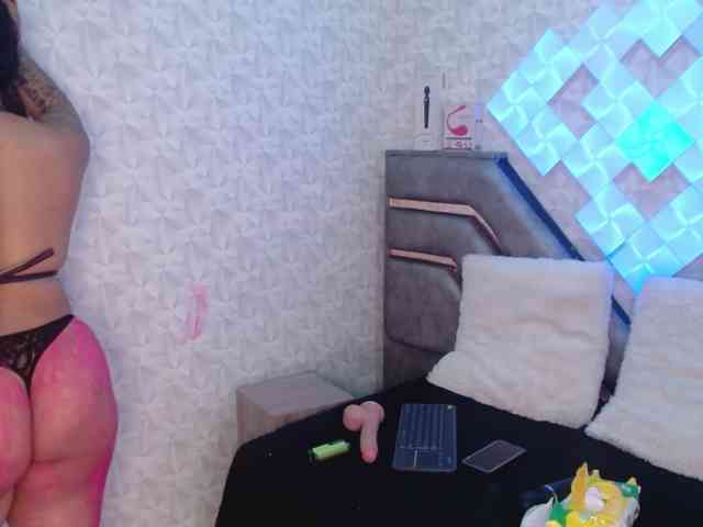 EmilyQueen3xx webcam