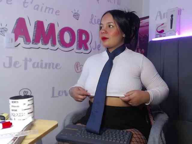 EmilyQueen3xx webcam
