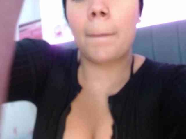 EmilyQueen3xx webcam