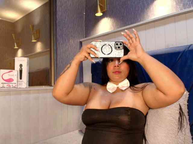 EmilyQueen3xx webcam