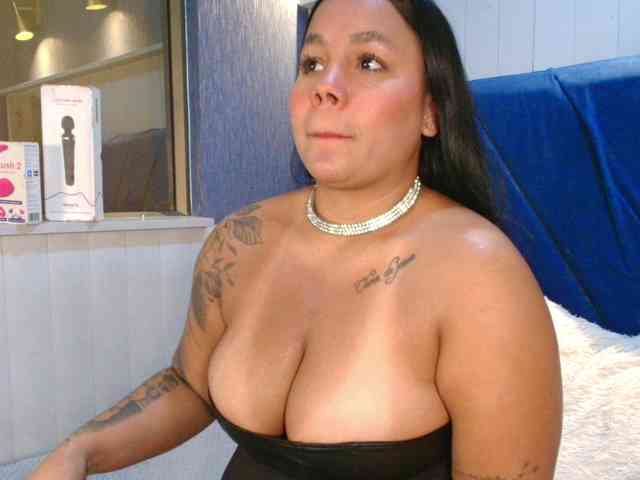 EmilyQueen3xx webcam