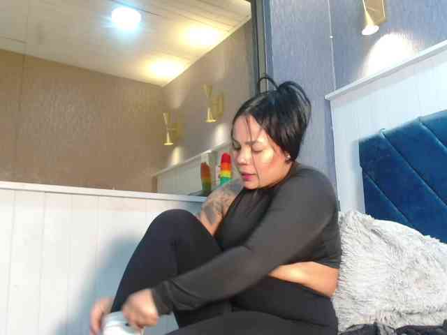 EmilyQueen3xx webcam