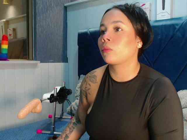 EmilyQueen3xx webcam