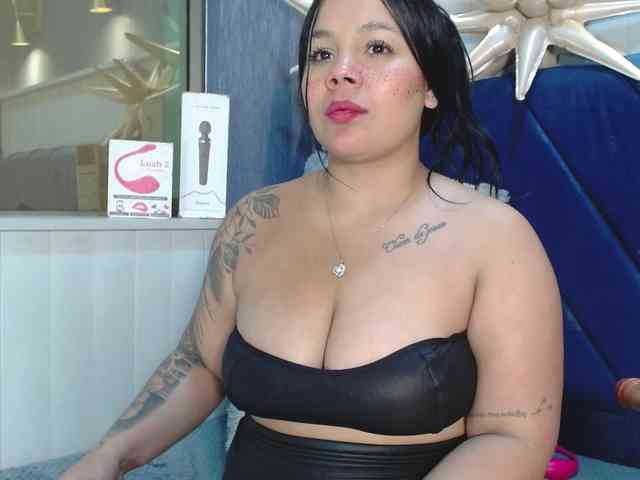 EmilyQueen3xx webcam