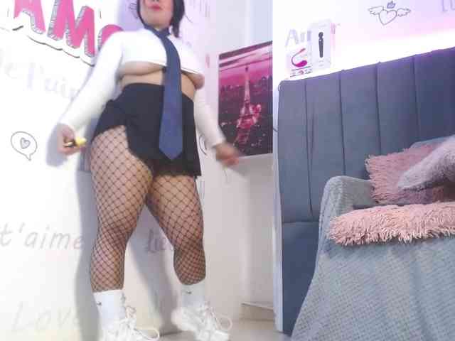 EmilyQueen3xx webcam
