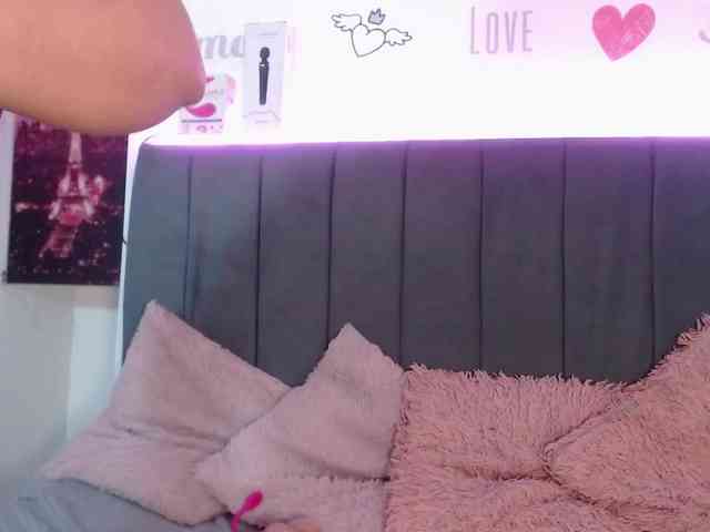 EmilyQueen3xx webcam