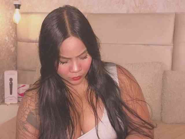 EmilyQueen3xx webcam