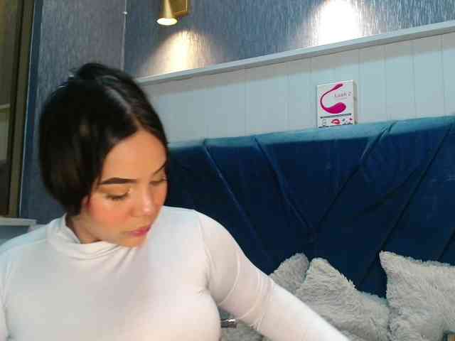 EmilyQueen3xx webcam