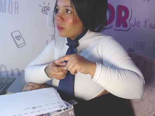 EmilyQueen3xx webcam