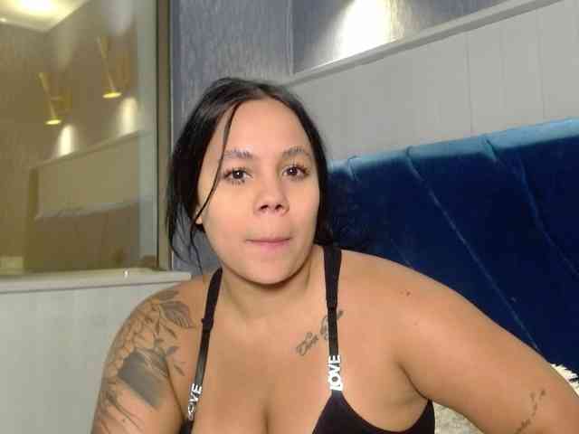 EmilyQueen3xx webcam