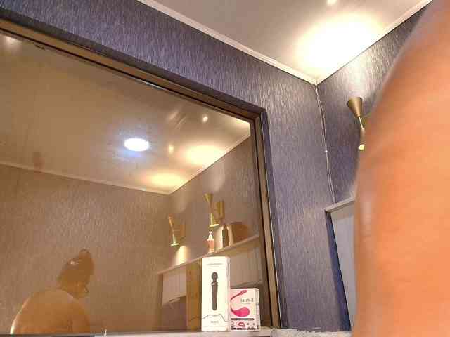 EmilyQueen3xx webcam