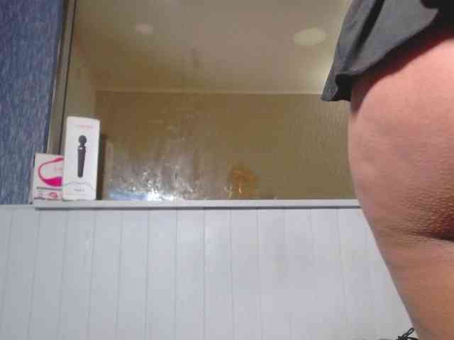 EmilyQueen3xx webcam