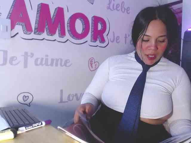 EmilyQueen3xx webcam