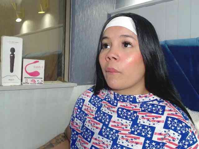 EmilyQueen3xx webcam