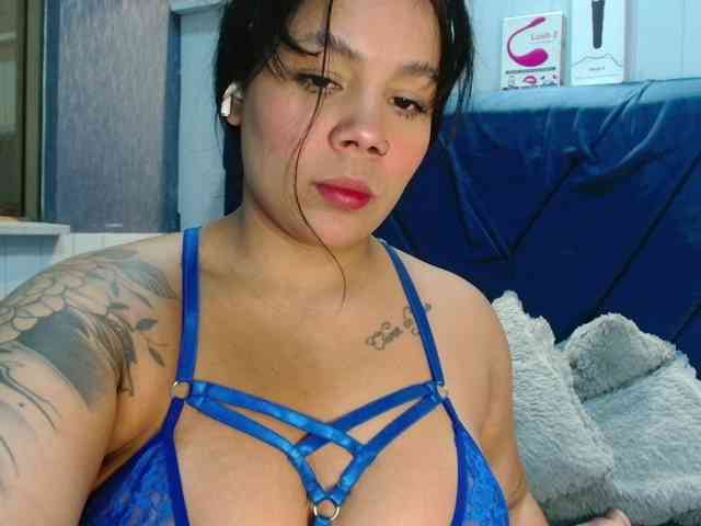 EmilyQueen3xx webcam