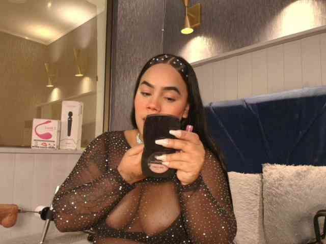 EmilyQueen3xx webcam